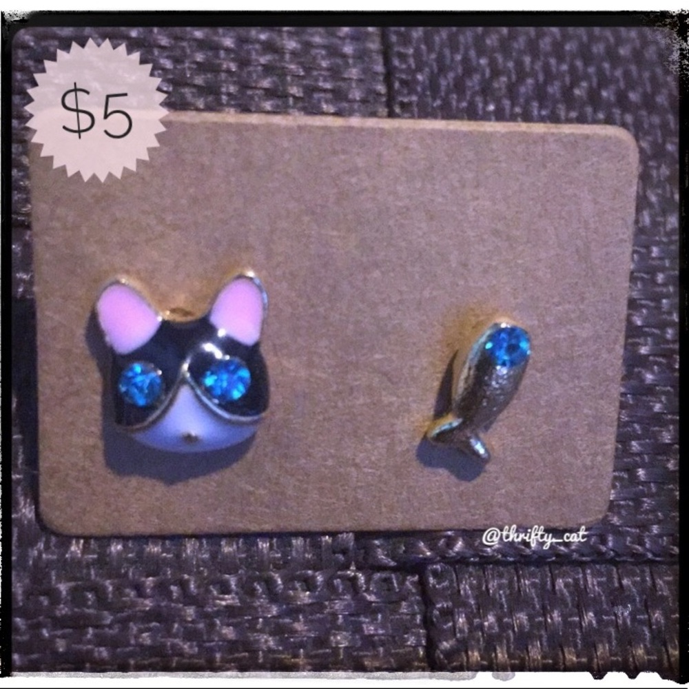 🔴3 for $12🐟Cat & Fish Mismatch Earrings